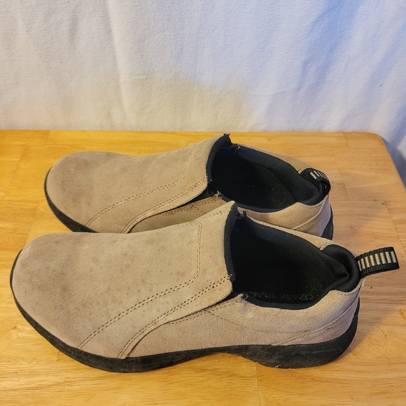 Ozark Trail Shoes - Womens Ozark Trail casual slip on shoes size 9. Item 1801